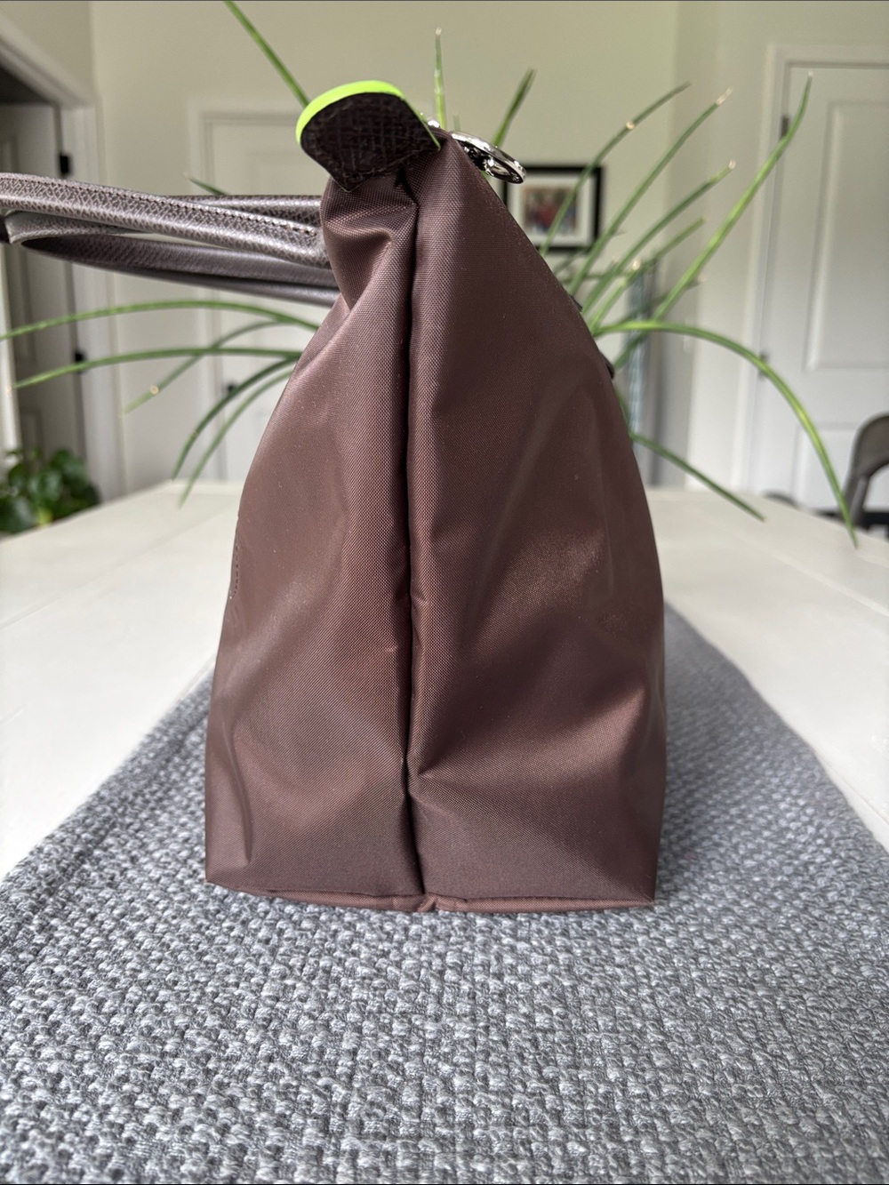 Longchamp Le Pliage Medium Tote in Mocha? - Picture 3 of 15